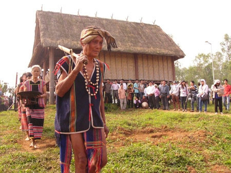 Một lễ hội của người Brâu (Ảnh: dantocviet.vn)