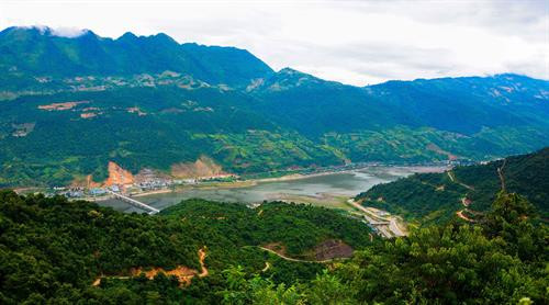 Thị xã Mường Lay nhìn từ trên cao. Ảnh: Xuân Tư – TTXVN Thị xã Mường Lay nhìn từ trên cao. Ảnh: Xuân Tư – TTXVN