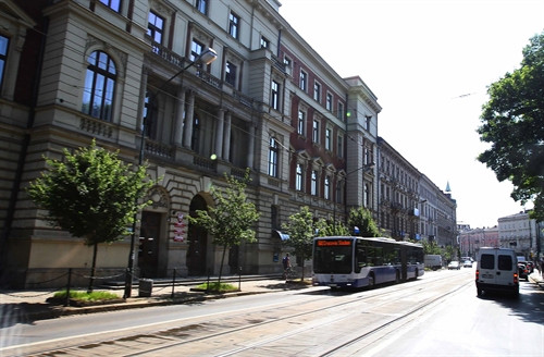 Vẻ đẹp yên bình của thành phố luôn khiến cho bất cứ ai đến đây cũng đều bị lôi cuốn vào sự bình yên trầm lắng tuyệt vời của nó.