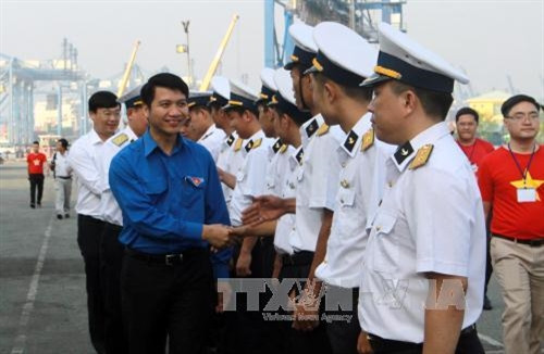 Lễ xuất quân hành trình “Tuổi trẻ vì biển đảo quê hương” 2017. Ảnh: Văn Đức - TTXVN Lễ xuất quân hành trình “Tuổi trẻ vì biển đảo quê hương” 2017. Ảnh: Văn Đức - TTXVN