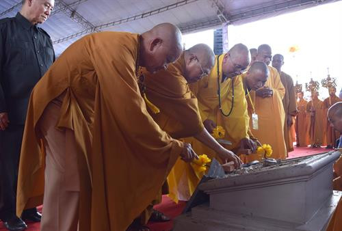 Các đại biểu đặt đá xây dựng Đại bảo tháp và Thiền viện trúc lâm Tháp Mười. Ảnh: Chương Đài - TTXVN Các đại biểu đặt đá xây dựng Đại bảo tháp và Thiền viện trúc lâm Tháp Mười. Ảnh: Chương Đài - TTXVN Quang cảnh chức lễ đặt đá xây dựng Đại bảo tháp và Thiền viện trúc lâm Tháp Mười. Ảnh: Chương Đài - TTXVN Quang cảnh chức lễ đặt đá xây dựng Đại bảo tháp và Thiền viện trúc lâm Tháp Mười. Ảnh: Chương Đài - TTXVN Các đại biểu đặt đá xây dựng Đại bảo tháp và Thiền viện trúc lâm Tháp Mười. Ảnh: Chương Đài - TTXVN Các đại biểu đặt đá xây dựng Đại bảo tháp và Thiền viện trúc lâm Tháp Mười. Ảnh: Chương Đài - TTXVN Quang cảnh chức lễ đặt đá xây dựng Đại bảo tháp và Thiền viện trúc lâm Tháp Mười. Ảnh: Chương Đài - TTXVN Quang cảnh chức lễ đặt đá xây dựng Đại bảo tháp và Thiền viện trúc lâm Tháp Mười. Ảnh: Chương Đài - TTXVN