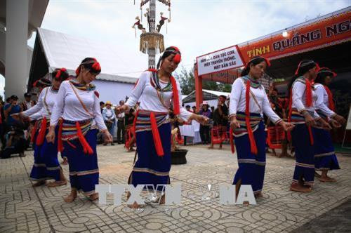 Phần trình diễn trích đoạn “Lễ hội Ăn Trâu” của đồng bào người Cor đến từ tỉnh Quảng Ngãi. Ảnh: Trọng Đạt - TTXVN Phần trình diễn trích đoạn “Lễ hội Ăn Trâu” của đồng bào người Cor đến từ tỉnh Quảng Ngãi. Ảnh: Trọng Đạt - TTXVN