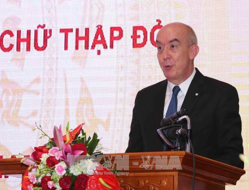 Ông Beat Schweizer, Trưởng đại diện Uỷ ban Chữ thập đỏ quốc tế tại khu vực phát biểu. Ảnh: Quý Trung – TTXVN Ông Beat Schweizer, Trưởng đại diện Uỷ ban Chữ thập đỏ quốc tế tại khu vực phát biểu. Ảnh: Quý Trung – TTXVN