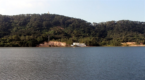 Hồ Trường Xuân - hồ nước ngọt lớn nhất đảo Cô Tô cung cấp nước sạch cho người dân Hồ Trường Xuân - hồ nước ngọt lớn nhất đảo Cô Tô cung cấp nước sạch cho người dân