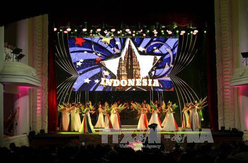 Chương trình nghệ thuật kỷ niệm 50 năm ngày thành lập ASEAN (8/8/1967 – 8/8/2017).Ảnh: Thanh Vũ – TTXVN Chương trình nghệ thuật kỷ niệm 50 năm ngày thành lập ASEAN (8/8/1967 – 8/8/2017).Ảnh: Thanh Vũ – TTXVN