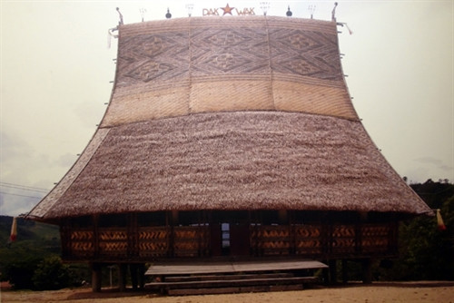 Nhà Rông - nét văn hóa đặc sắc vùng Tây Nguyên ảnh 1