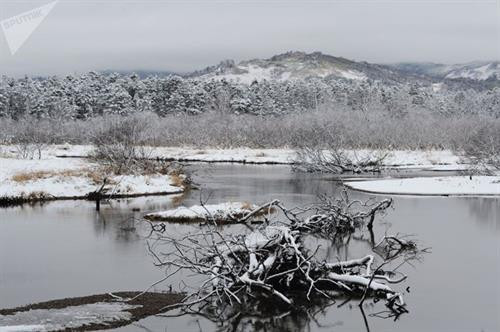 Sông Tyaterka trên đảo Kunashir.