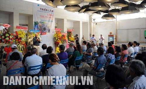 Quang cảnh Lễ khai mạc triễn lãm Những nhà nhiếp ảnh vẽ tranh lần 2. Ảnh: An Hiếu