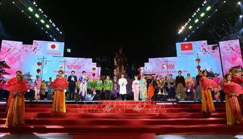 Giao lưu văn hoá, văn nghệ giữa Việt Nam và Nhật Bản tại lễ khai mạc. Ảnh: Thành Đạt - TTXVN