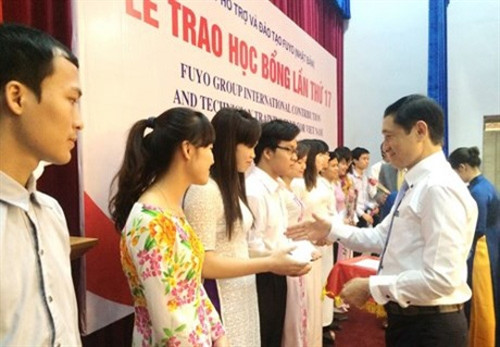 Tăng học phí, sinh viên nghèo sẽ khó hơn ảnh 1