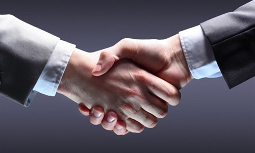 Kiêng bắt tay qua cửa Kiêng bắt tay qua cửa