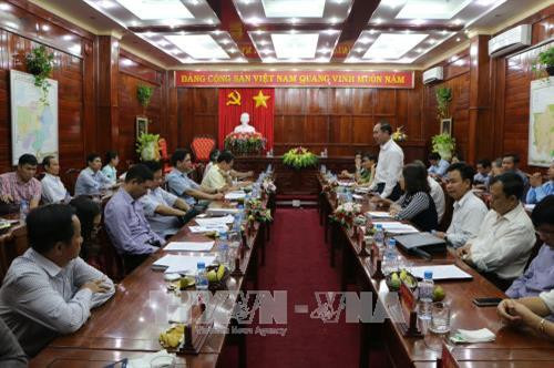 Phó chủ tịch UBND tỉnh Nguyễn Tiến Dũng phát biểu tại buổi làm việc. Ảnh: K GỬIH -TTXVN Phó chủ tịch UBND tỉnh Nguyễn Tiến Dũng phát biểu tại buổi làm việc. Ảnh: K GỬIH -TTXVN