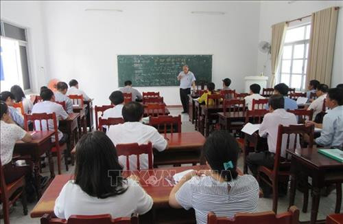 Lớp đào tạo tiếng dân tộc Chăm cho cán bộ, công chức, viên chức tỉnh Ninh Thuận. Ảnh: Nguyễn Thành – TTXVN