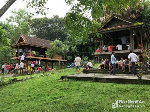 Người Thái ở xã Yên Khê - Con Cuông (Nghệ An) thường ăn rằm vào tháng 6 âm lịch. Ảnh: Bá Hậu Người Thái ở xã Yên Khê - Con Cuông (Nghệ An) thường ăn rằm vào tháng 6 âm lịch. Ảnh: Bá Hậu