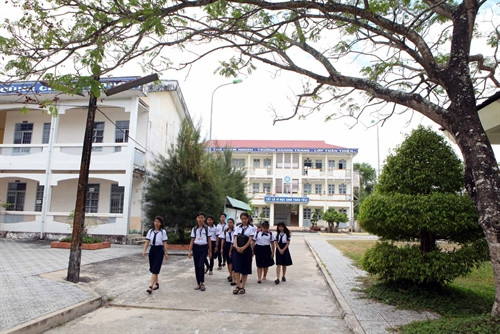 Trường Phổ thông Dân tộc nội trú tỉnh Bạc Liêu được đầu tư xây dựng khang trang. Trường Phổ thông Dân tộc nội trú tỉnh Bạc Liêu được đầu tư xây dựng khang trang.