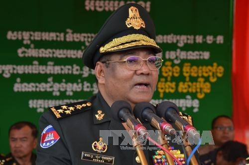 Thống tướng Hing Bunheang, Phó Tổng Tư lệnh, kiêm Tư lệnh Bộ Tư lệnh Cảnh vệ Quân đội Hoàng gia Campuchia phát biểu tại buổi lễ. Ảnh: Phan Minh Hưng - Phóng viên TTXVN tại Campuchia