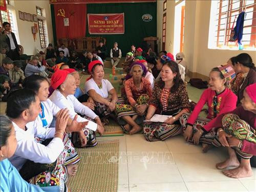 Sinh hoạt Câu lạc bộ Người cao tuổi lồng ghép công tác dân số kế hoạch hóa gia đình ở xã Châu Phong, huyện Quỳ Châu, Nghệ An. Ảnh: Bích Huệ - TTXVN Sinh hoạt Câu lạc bộ Người cao tuổi lồng ghép công tác dân số kế hoạch hóa gia đình ở xã Châu Phong, huyện Quỳ Châu, Nghệ An. Ảnh: Bích Huệ - TTXVN