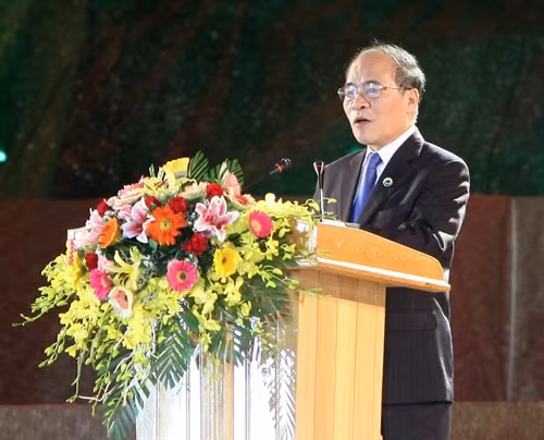 Chủ tịch Quốc hội Nguyễn Sinh Hùng phát biểu tại lễ kỷ niệm. Ảnh: Thanh Tùng-TTXVN
