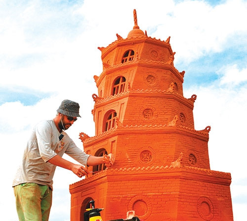 Nghệ thuật điêu khắc tượng cát là bộ môn nghệ thuật hấp dẫn được ưa chuộng và phát triển rộng rãi trên khắp thế giới