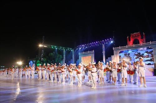 Tiết mục trình diễn đường phố chào mừng khai mạc Lễ hội Đền Hùng 2019. Ảnh: Thành Đạt - TTXVN Trình diễn bắn pháo hoa chào mừng khai mạc Lễ hội Đền Hùng 2019. Ảnh: Thành Đạt - TTXVN Tiết mục trình diễn đường phố chào mừng khai mạc Lễ hội Đền Hùng 2019. Ảnh: Thành Đạt - TTXVN Trình diễn bắn pháo hoa chào mừng khai mạc Lễ hội Đền Hùng 2019. Ảnh: Thành Đạt - TTXVN