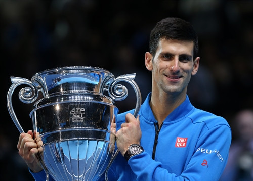 Tay vợt Novak Djokovic nhận Cúp số 1 thế giới tại ATP World Tour Finals ở thủ đô London, Anh ngày 15/11. THX-TTXVN Tay vợt Novak Djokovic nhận Cúp số 1 thế giới tại ATP World Tour Finals ở thủ đô London, Anh ngày 15/11. THX-TTXVN