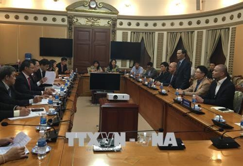 Ông Lương Thanh Nghị, Phó Chủ nhiệm Ủy ban Nhà nước về người Việt Nam ở nước ngoài (Bộ Ngoại giao) phát biểu tại buổi tiếp. Ảnh: Thu Hoài – TTXVN Ông Lương Thanh Nghị, Phó Chủ nhiệm Ủy ban Nhà nước về người Việt Nam ở nước ngoài (Bộ Ngoại giao) phát biểu tại buổi tiếp. Ảnh: Thu Hoài – TTXVN