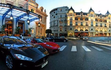 Giá nhà đất ở Monaco hiện tại đứng đầu thế giới, một mét vuông đất có giá từ 53.000 – 100.000 EUR (1,4 – 2,8 tỷ đồng)