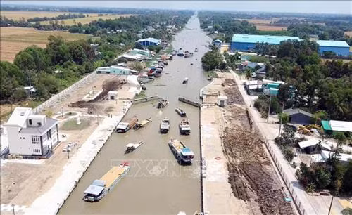 Cống âu thuyền Ninh Quới phát huy tác dụng điều tiết mặn ngọt 2 tỉnh Bạc Liêu, Sóc Trăng. Ảnh: Trung Hiếu-TTXVN