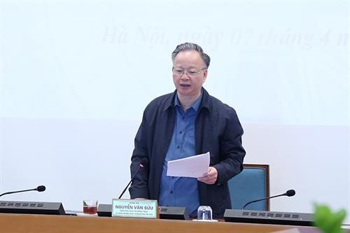 Phó Chủ tịch Thường trực Ủy ban Nhân dân thành phố Hà Nội Nguyễn Văn Sửu tham luận tại Hội nghị. Phó Chủ tịch Thường trực Ủy ban Nhân dân thành phố Hà Nội Nguyễn Văn Sửu tham luận tại Hội nghị.