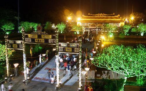 Hoàng cung Huế là 1 trong 7 điểm tham quan du lịch hàng đầu Việt Nam ảnh 5