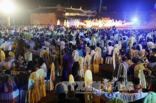 Hoàng cung Huế là 1 trong 7 điểm tham quan du lịch hàng đầu Việt Nam ảnh 6