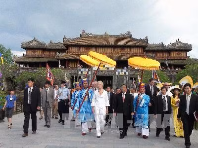 Hoàng cung Huế là 1 trong 7 điểm tham quan du lịch hàng đầu Việt Nam ảnh 1