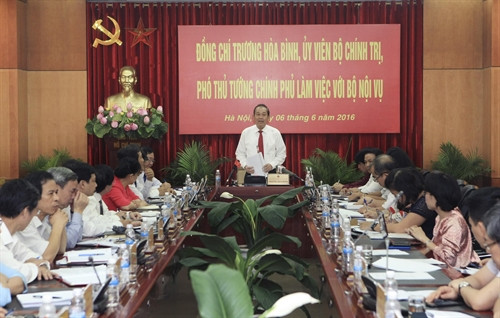 Phó Thủ tướng Trương Hoà Bình phát biểu tại buổi làm việc. Ảnh: Phạm Kiên – TTXVN Phó Thủ tướng Trương Hoà Bình phát biểu tại buổi làm việc. Ảnh: Phạm Kiên – TTXVN