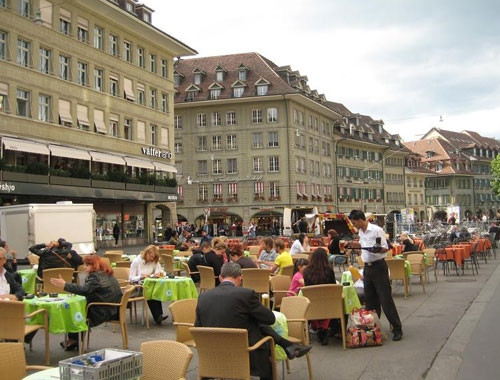 Các quán cà phê ở khắp các đường phố, ngõ ngách của Paris hoa lệ. Ảnh: Colourofviet.com Các quán cà phê ở khắp các đường phố, ngõ ngách của Paris hoa lệ. Ảnh: Colourofviet.com