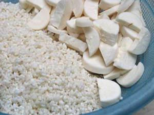 Xôi sắn, món ăn quen thuộc của người Dao ảnh 1