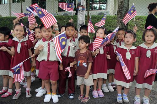 Các em học sinh tại Kuala Lumpur, Malaysia . AFP/TTXVN