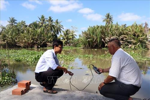UBND tỉnh Kiên Giang vừa công bố tình trạng hạn hán, xâm nhập mặn trên diện rộng thuộc địa bàn tỉnh cấp độ 1 rủi ro thiên tai do hạn mặn. Ảnh: Lê Huy Hải - TTXVN UBND tỉnh Kiên Giang vừa công bố tình trạng hạn hán, xâm nhập mặn trên diện rộng thuộc địa bàn tỉnh cấp độ 1 rủi ro thiên tai do hạn mặn. Ảnh: Lê Huy Hải - TTXVN