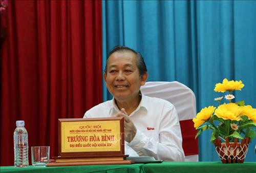 Phó Thủ tướng Thường trực Chính phủ Trương Hòa Bình tại buổi tiếp xúc cử tri. Ảnh: Bùi Giang-TTXVN Phó Thủ tướng Thường trực Chính phủ Trương Hòa Bình tại buổi tiếp xúc cử tri. Ảnh: Bùi Giang-TTXVN