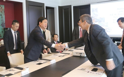 Ông Đinh La Thăng gặp gỡ đại diện công ty Nippon Koei Ông Đinh La Thăng gặp gỡ đại diện công ty Nippon Koei