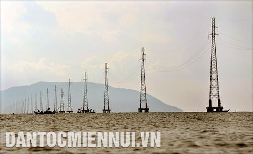 Công trình đường dây vượt biển 110 kV, cấp điện lưới quốc gia có chiều dài 24,5km trên biển, đoạn từ cảng cá Xẻo Nhàu (Tân Thạnh, An Minh) đến xã đảo Lại Sơn (Kiên Hải, Kiên Giang), được xem là công trình cấp điện vượt biển trên không có quy mô lớn nhất từ trước đến nay ở Việt Nam.