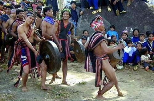 Nhờ có già làng Hnhơt mà làng Piơm đoàn kết hòa thuận. Ảnh: KT Nhờ có già làng Hnhơt mà làng Piơm đoàn kết hòa thuận. Ảnh: KT