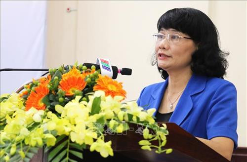 Bà Võ Thị Thanh Vân, Phó Giám đốc Sở Nông nghiệp và Phát triển nông thôn tỉnh An Giang biểu tại diễn đàn. Ảnh: Công Mạo-TTXVN Bà Võ Thị Thanh Vân, Phó Giám đốc Sở Nông nghiệp và Phát triển nông thôn tỉnh An Giang biểu tại diễn đàn. Ảnh: Công Mạo-TTXVN