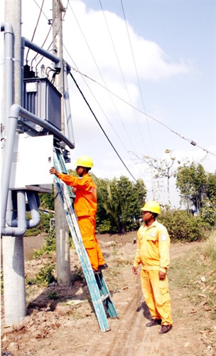 Niềm vui khi điện về phum sóc ảnh 2