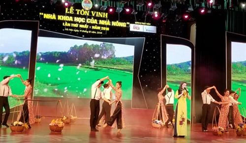 Các tiết mục văn nghệ tại buổi Lễ. Ảnh: Hoàng Hải