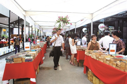 Với không gian văn hóa - tri thức độc đáo, mỗi ngày đường sách thu hút trên 4 nghìn lượt du khách Với không gian văn hóa - tri thức độc đáo, mỗi ngày đường sách thu hút trên 4 nghìn lượt du khách