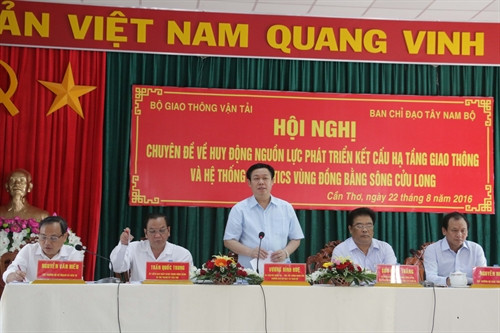 Phó Thủ tướng Vương Đình Huệ phát biểu chỉ đạo hội nghị. Ảnh: Ngọc Thiện- TTXVN