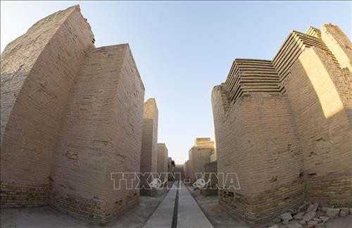 Cổng Ishtar - cửa ngõ cổ tuyệt đẹp dẫn vào kỳ quan Babylon ở phía nam thủ đô Baghdad, Iraq. Ảnh: AFP/TTXVN