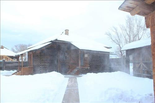 Lenin và gia đình đã sống trong căn nhà này phần lớn thời gian bị đày đến làng Shushenskoye. Ảnh: Trần Hiếu - Pv TTXVN tại LB Nga. Lenin và gia đình đã sống trong căn nhà này phần lớn thời gian bị đày đến làng Shushenskoye. Ảnh: Trần Hiếu - Pv TTXVN tại LB Nga.