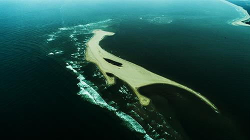 Hình thù cồn cát nhìn từ trên cao. Ảnh: Minh Hải Hình thù cồn cát nhìn từ trên cao. Ảnh: Minh Hải