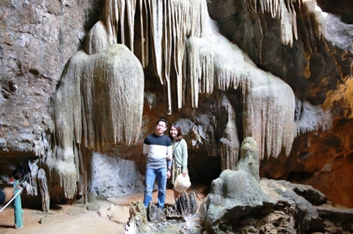 Chiêm ngưỡng vẻ đẹp lung linh của "dải ngân hà trong lòng núi" ảnh 1